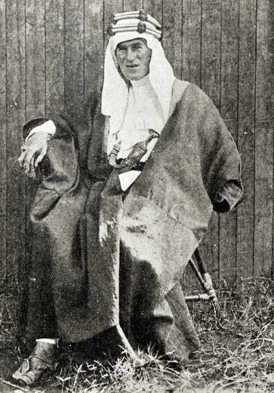 T. E. Lawrence in abito arabo completo, 1919 da English Photographer